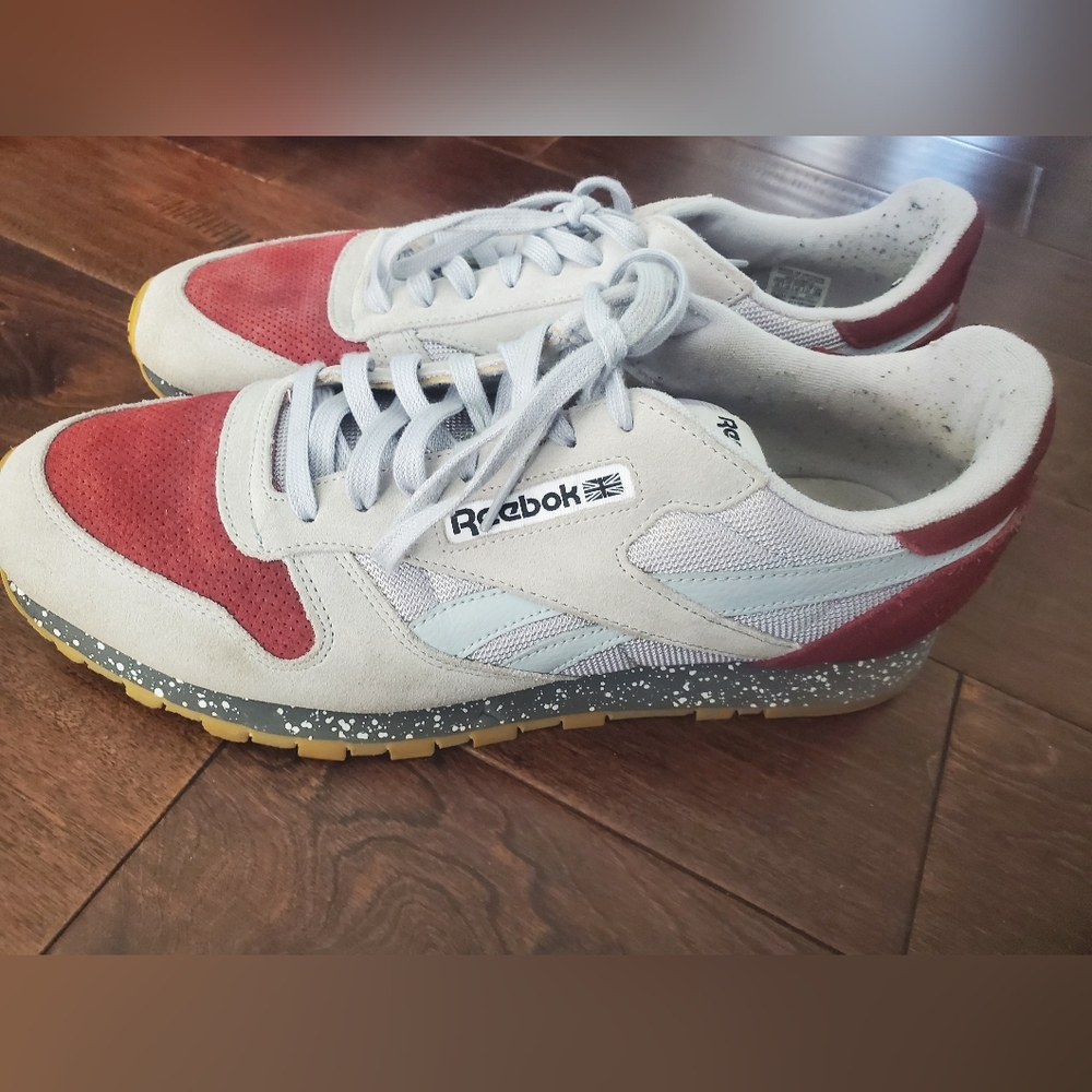 Reebok Classic Suade  SM sneakers in burgundy and gray size 13 mens